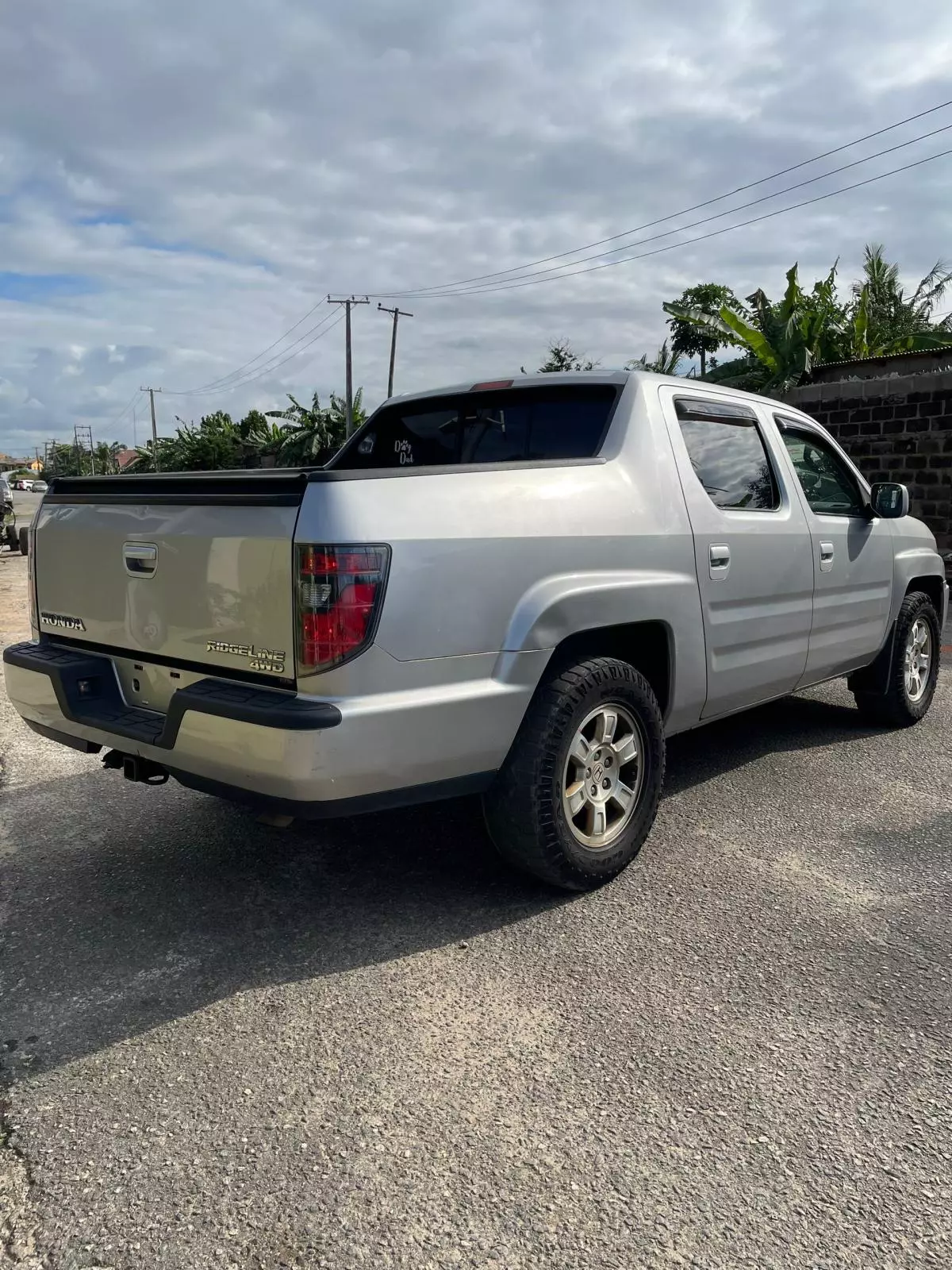 Honda Ridgeline   - 2012