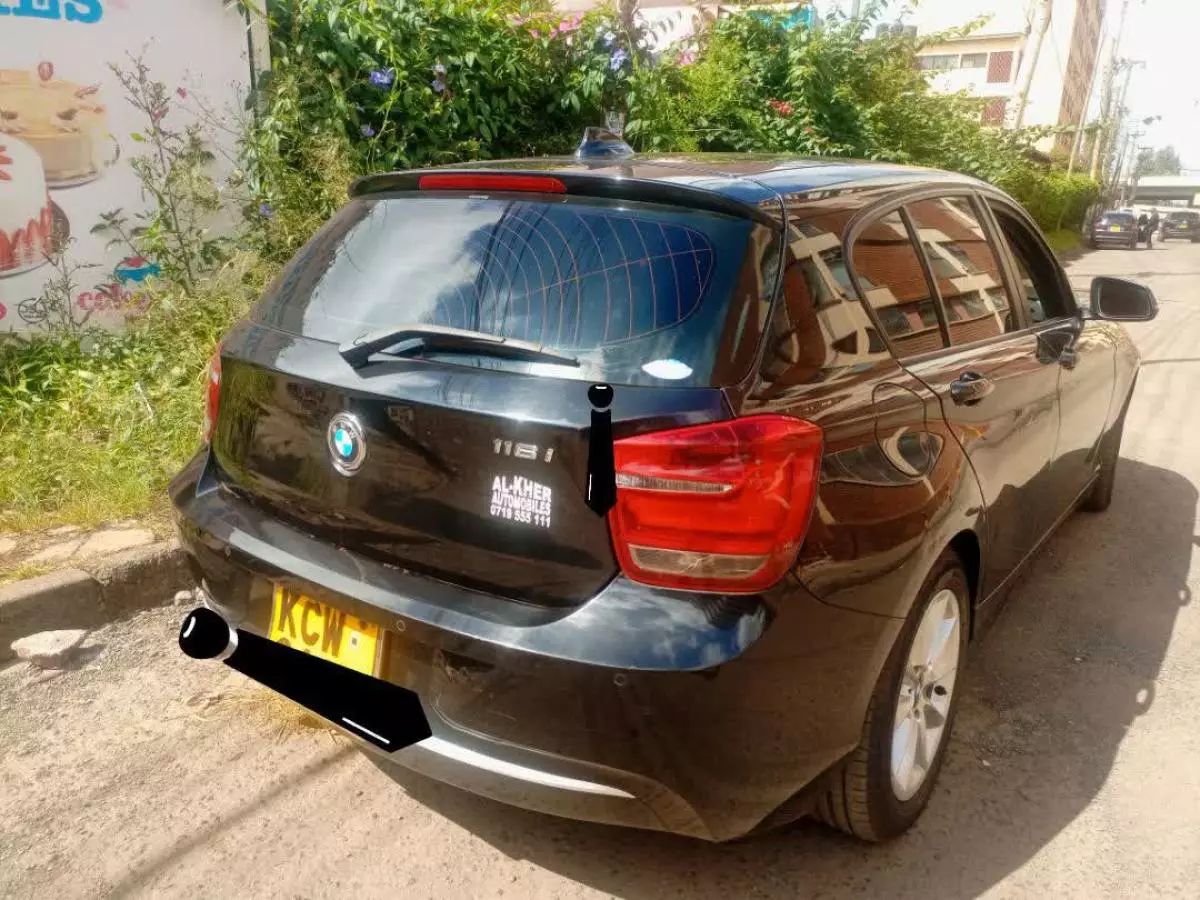 BMW 118i   - 2012