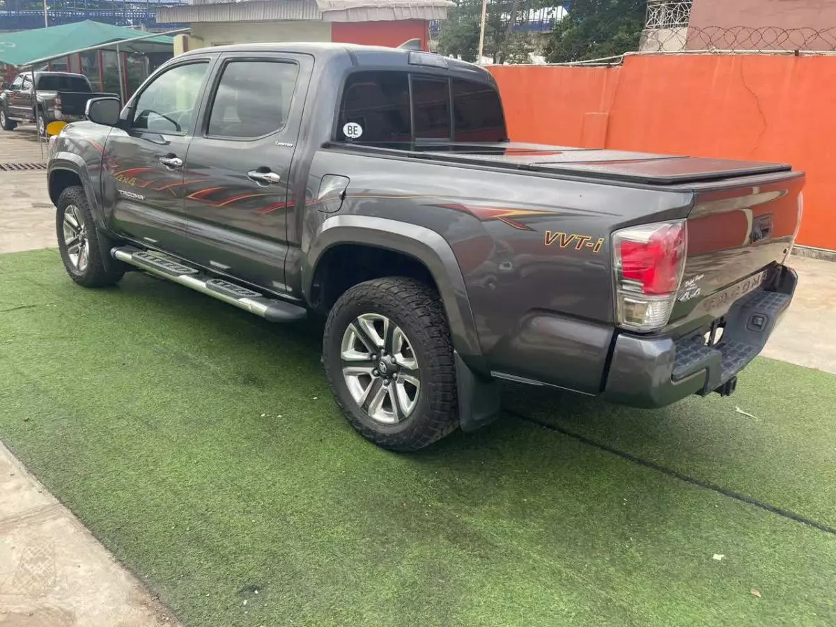 Toyota Tacoma   - 2016