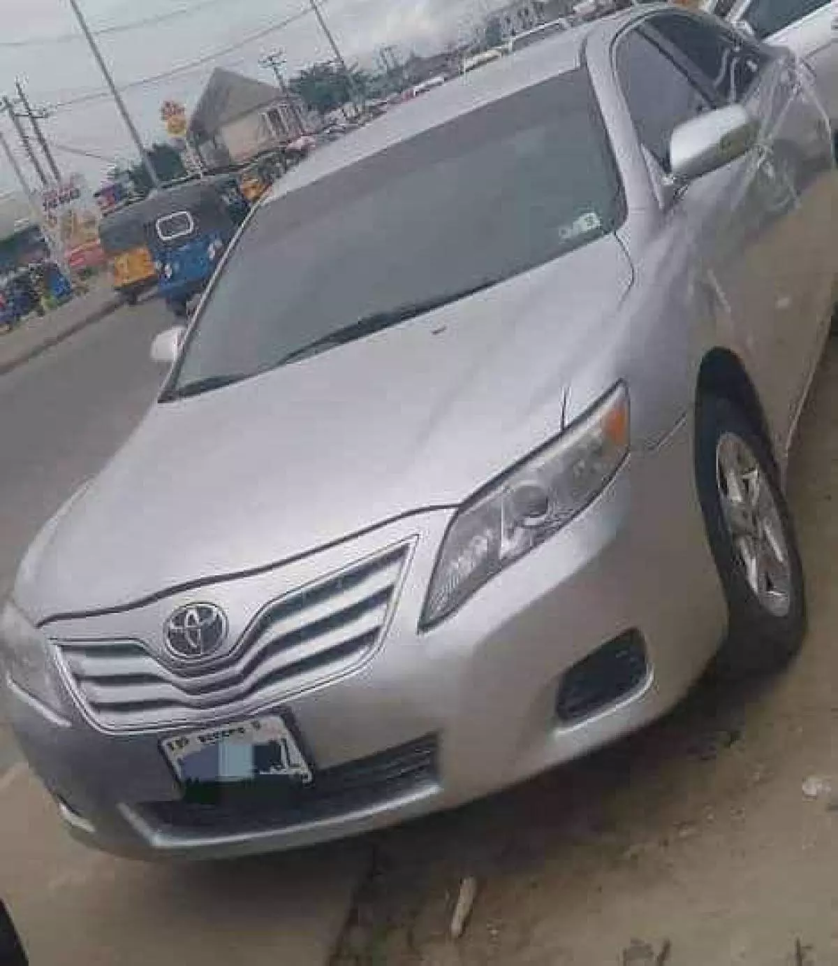 Toyota Camry   - 2010