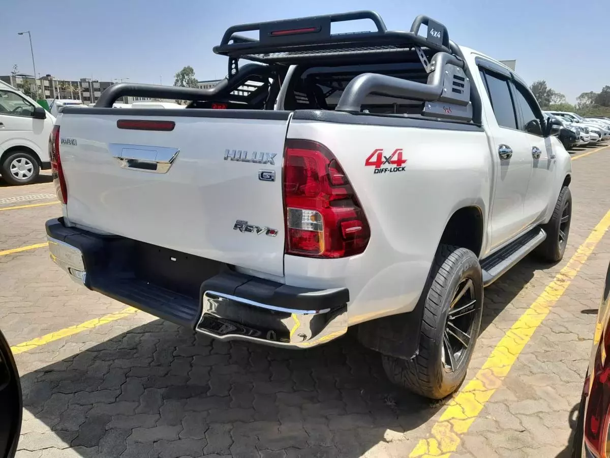 Toyota Hilux Revo  - 2015