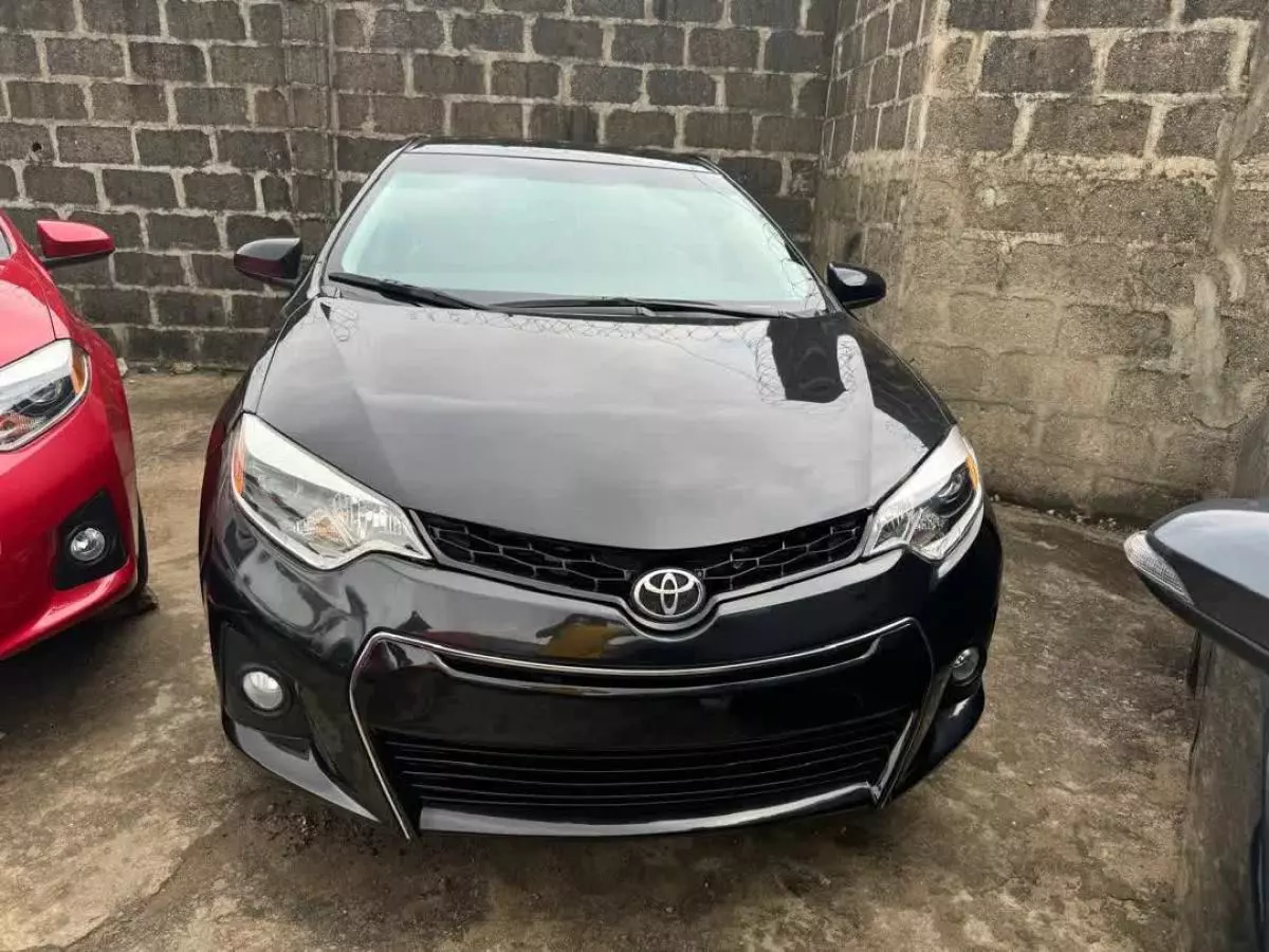 Toyota Corolla   - 2014