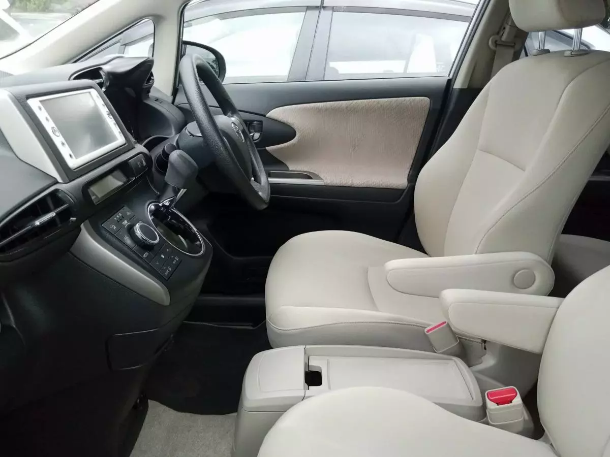 Toyota Wish   - 2010