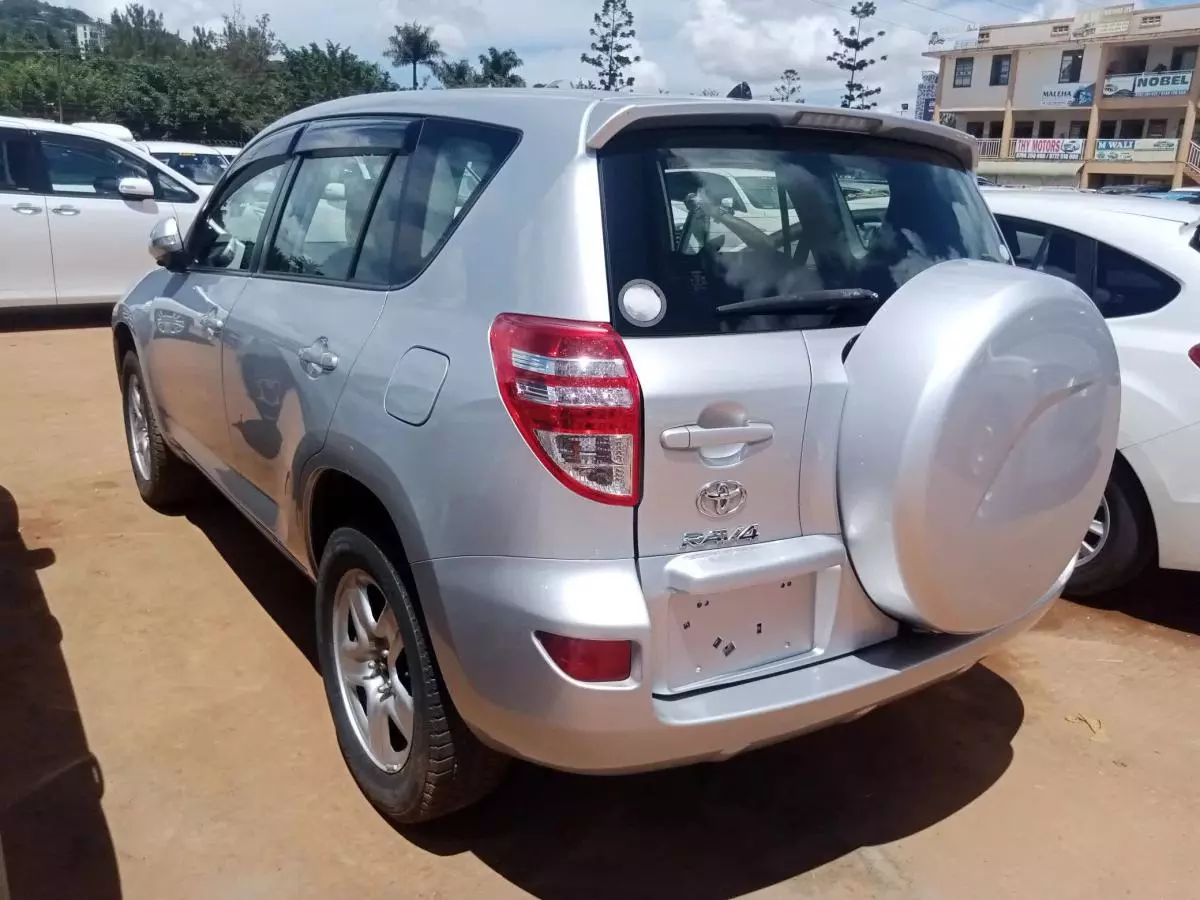 Toyota RAV 4   - 2011