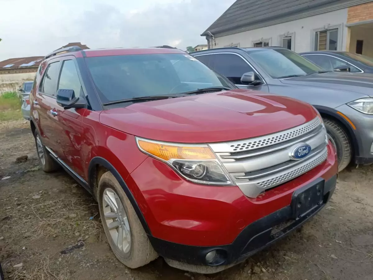 Ford Explorer   - 2012