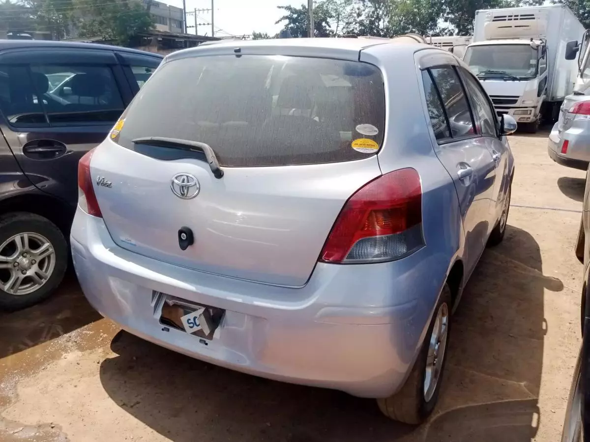 Toyota Vitz   - 2009