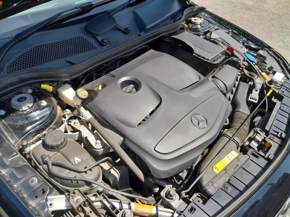 Mercedes-Benz GLA 180   - 2015