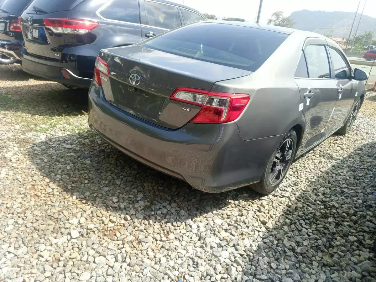 Toyota Camry   - 2013