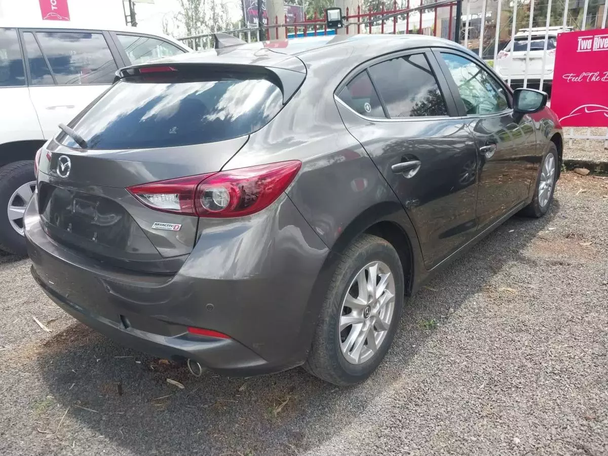 Mazda Axela    - 2016