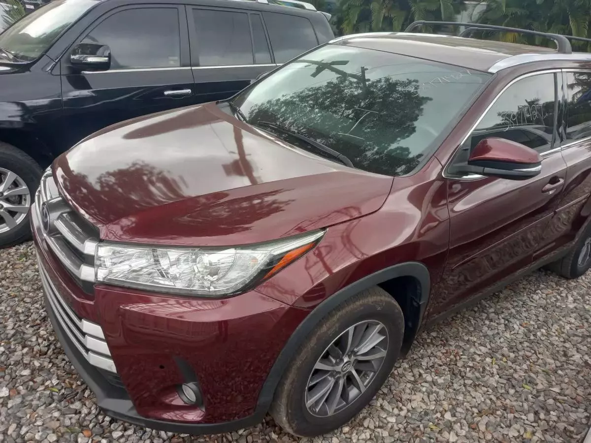 Toyota Highlander   - 2019