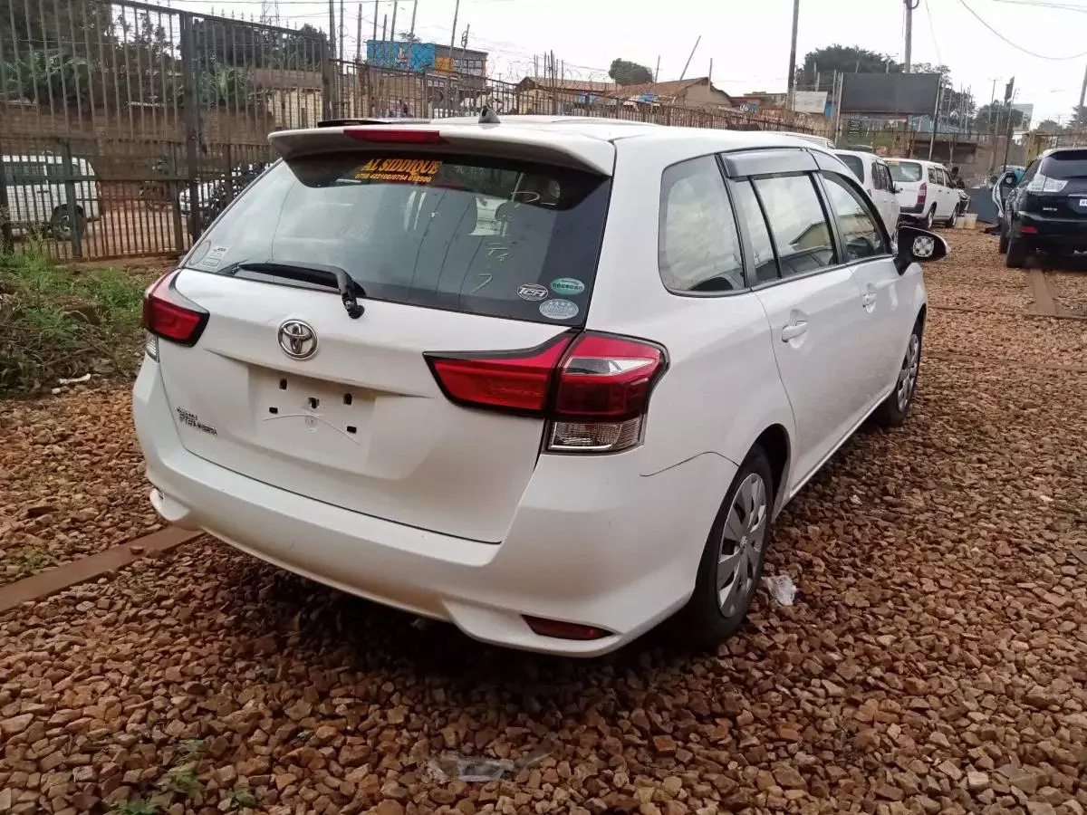 Toyota Fielder hybrid    - 2015