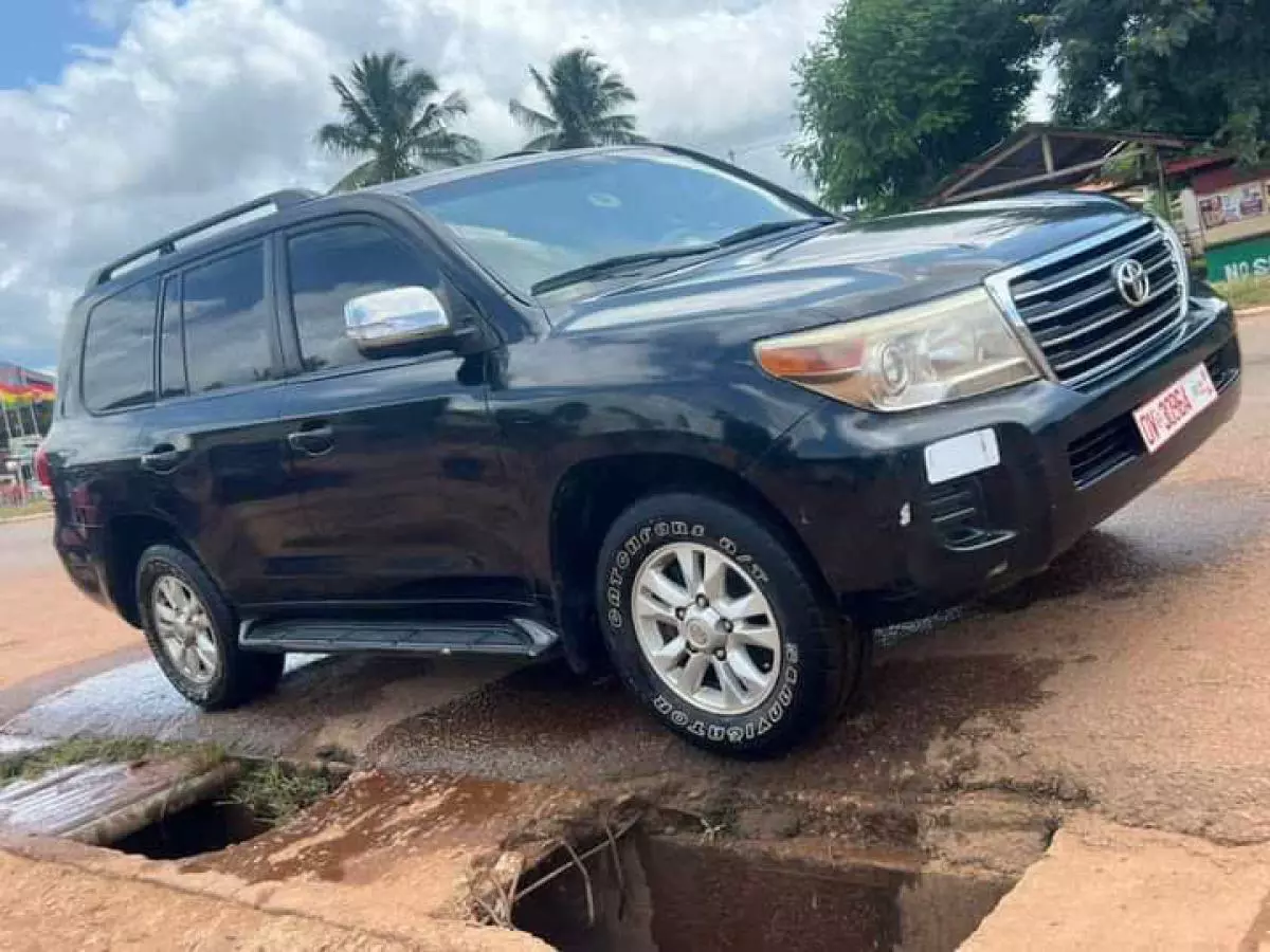 Toyota Land Cruiser GXR   - 2013