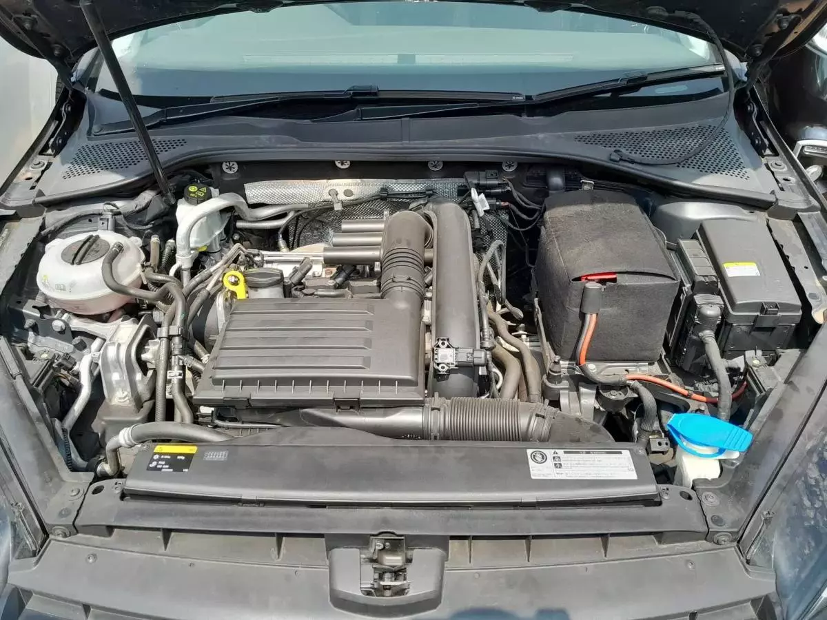 Volkswagen Golf - 2015