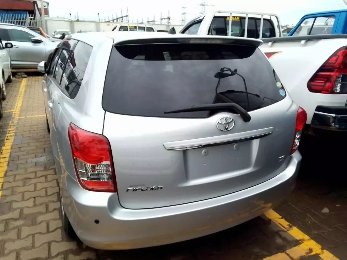 Toyota Fielder  - 2009