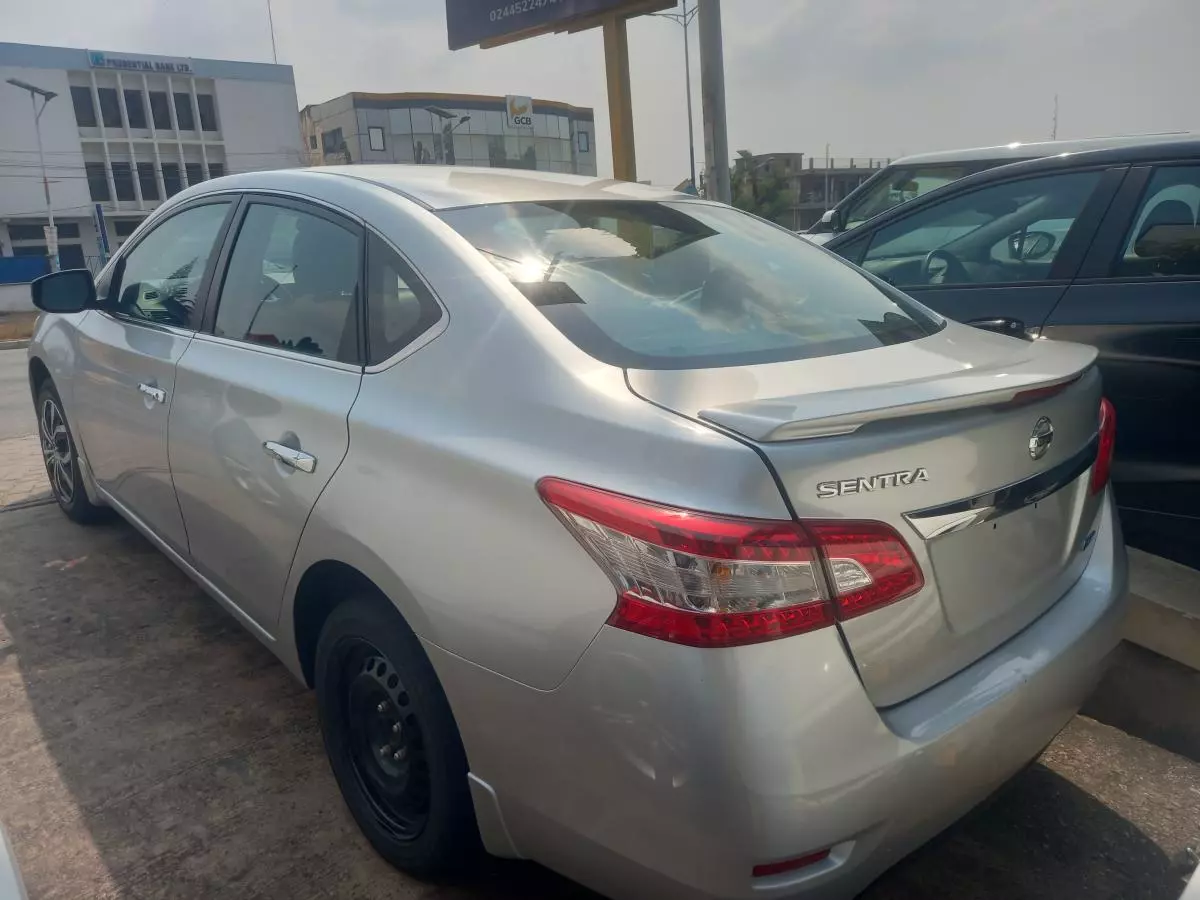 Nissan Sentra   - 2014