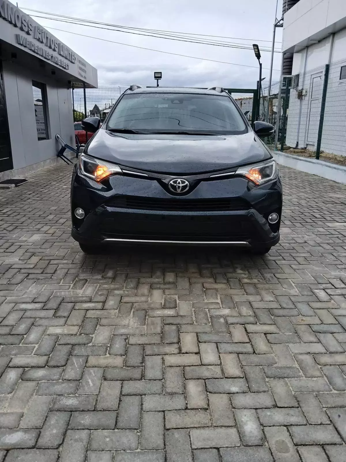Toyota RAV 4   - 2017