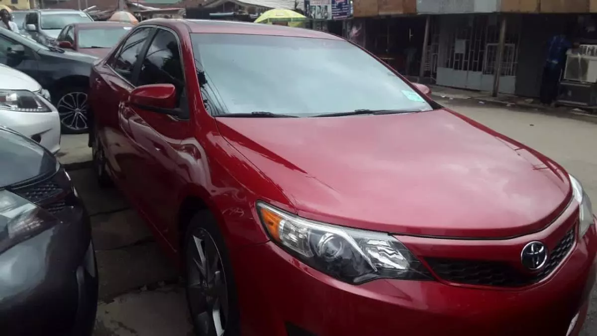 Toyota Camry - 2014