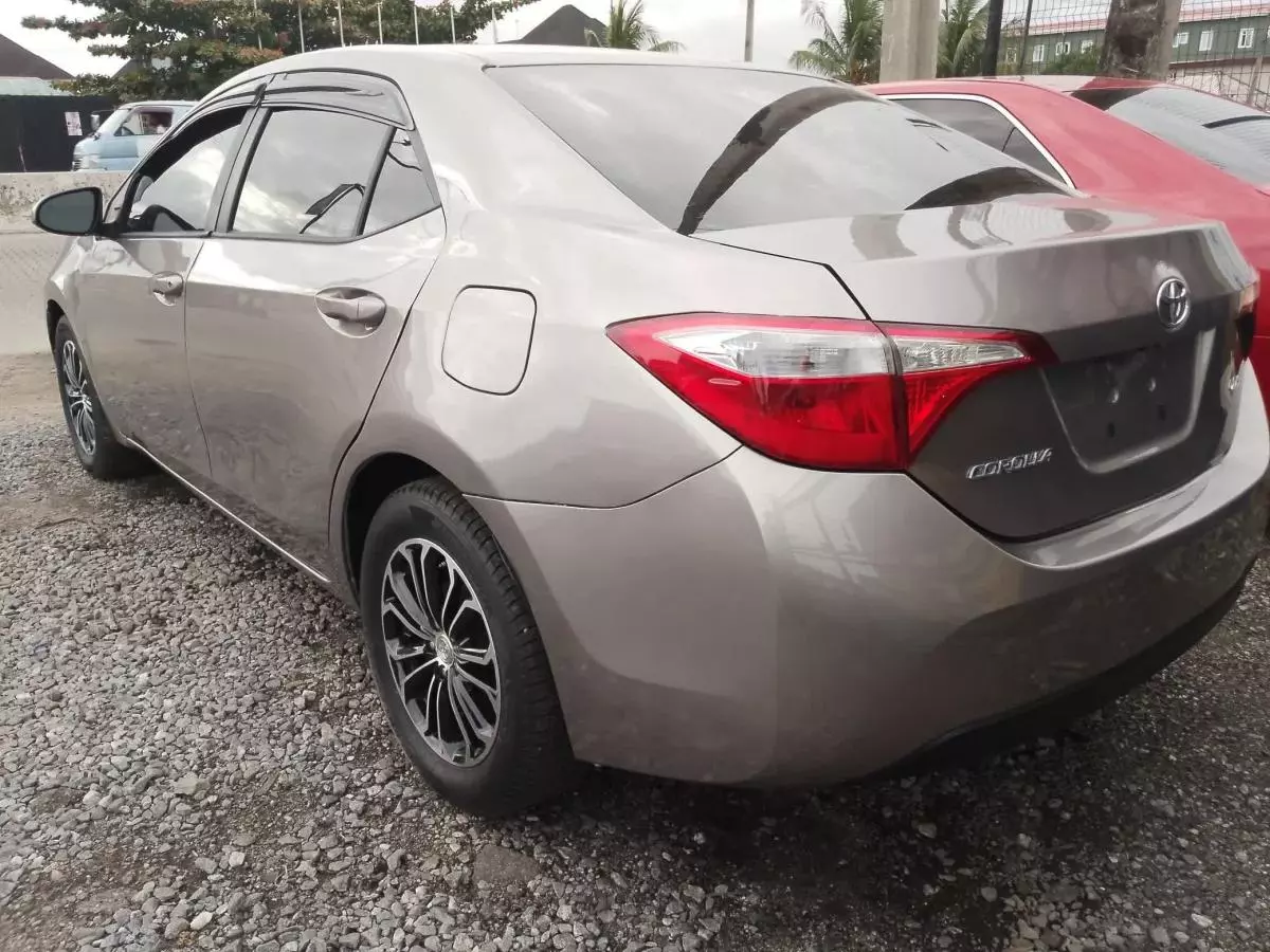 Toyota Corolla   - 2014