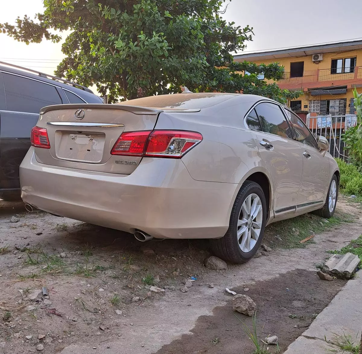 Lexus ES 350   - 2011