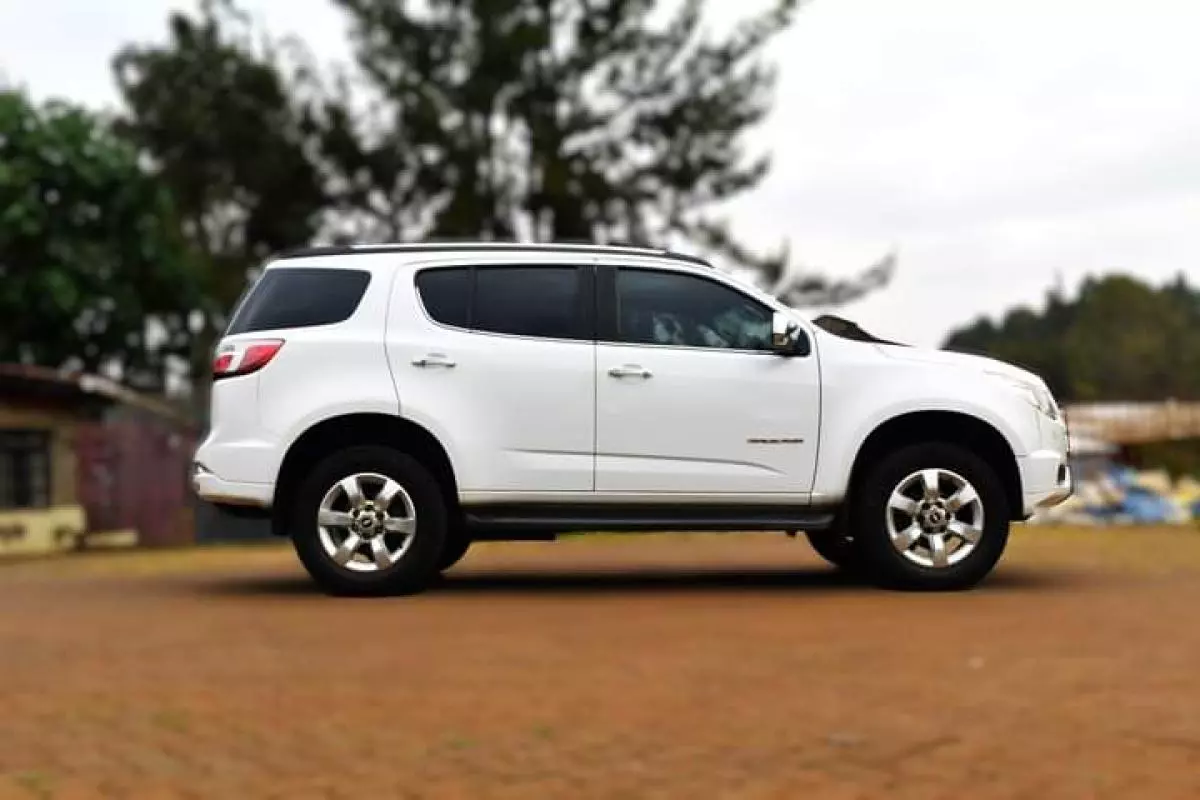 Chevrolet Trailblazer   - 2015