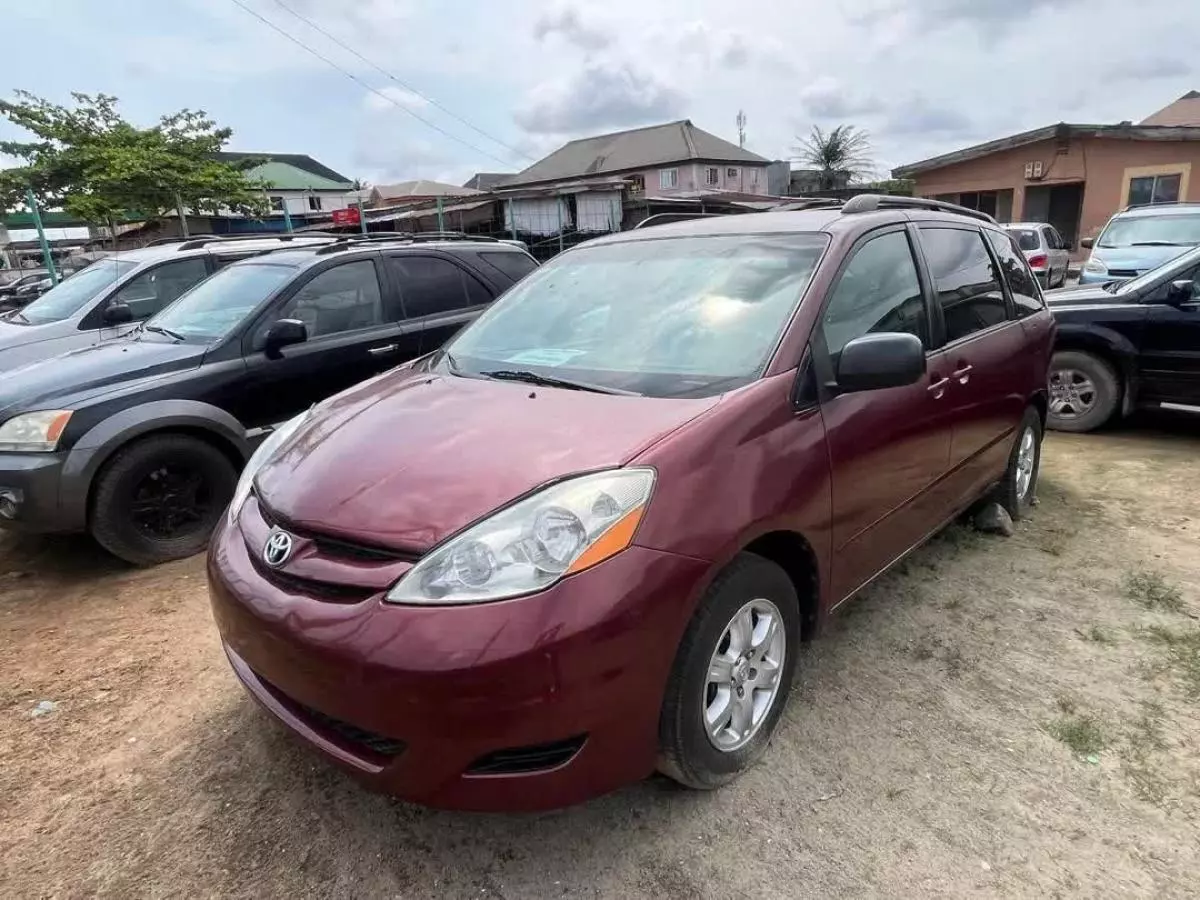 Toyota Sienna   - 2008