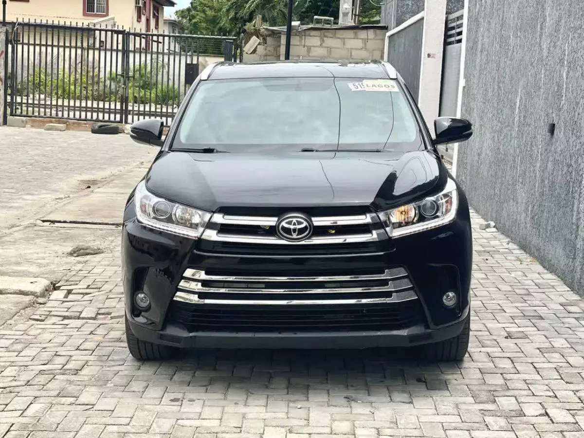 Toyota Highlander   - 2016