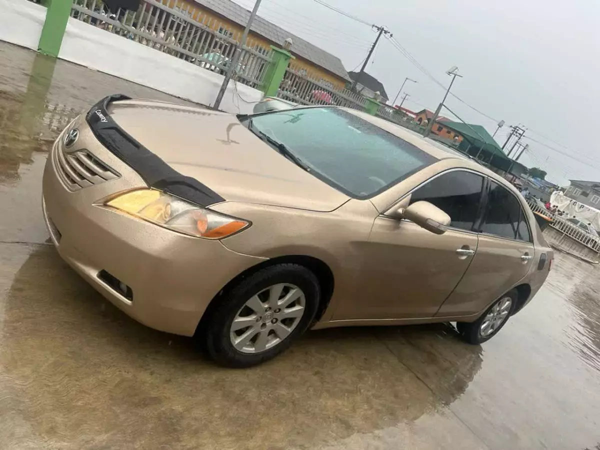 Toyota Camry   - 2007