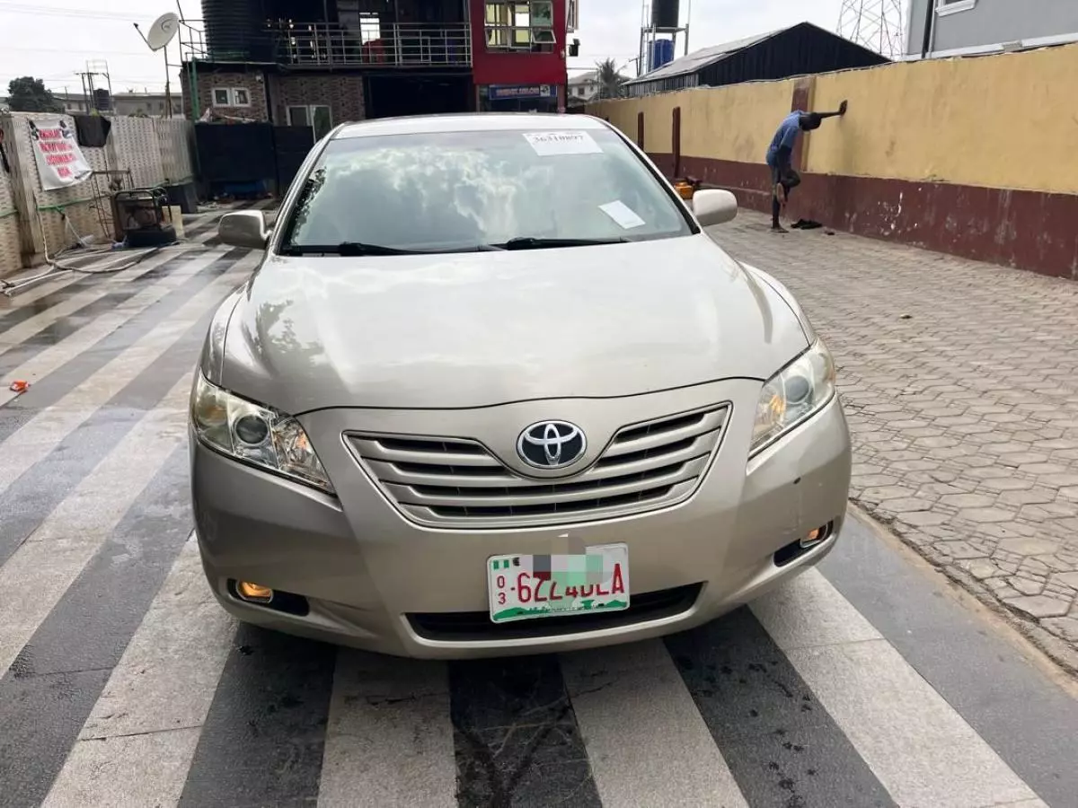 Toyota Camry   - 2008