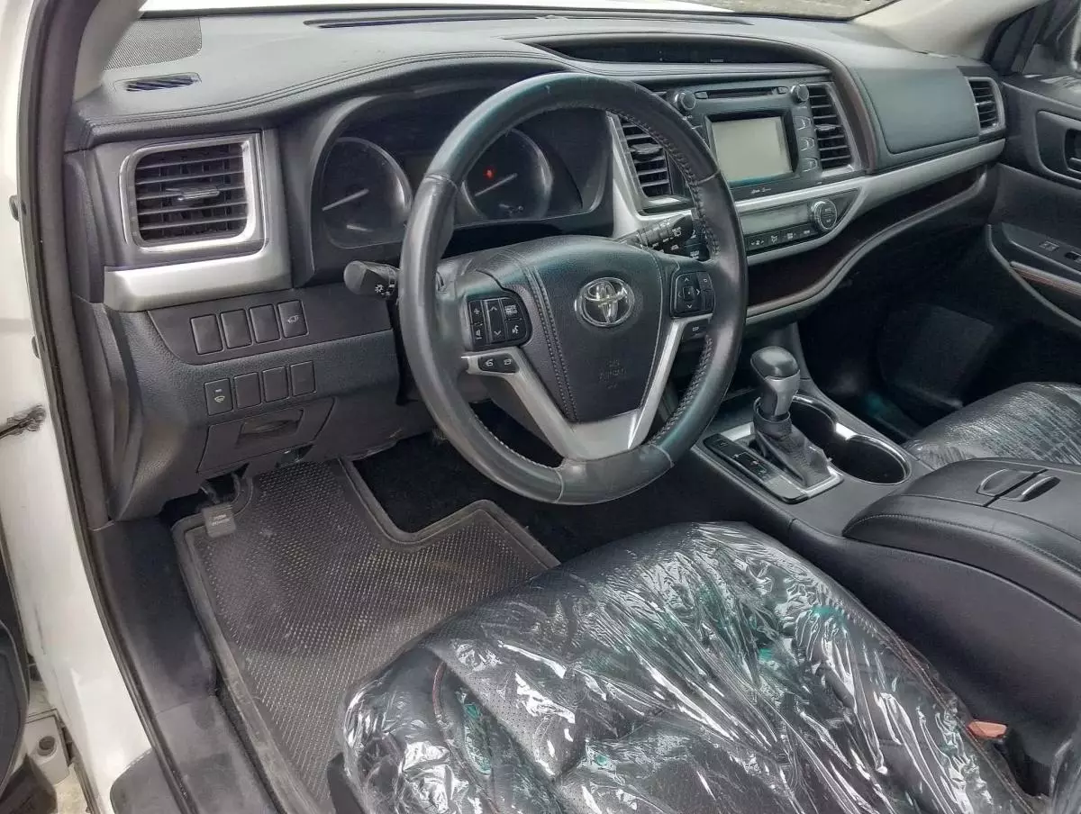 Toyota Highlander   - 2014