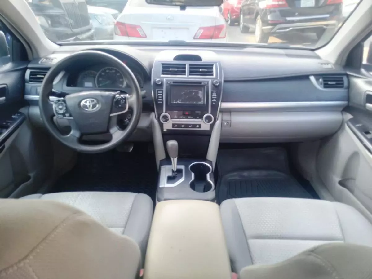 Toyota Camry   - 2014