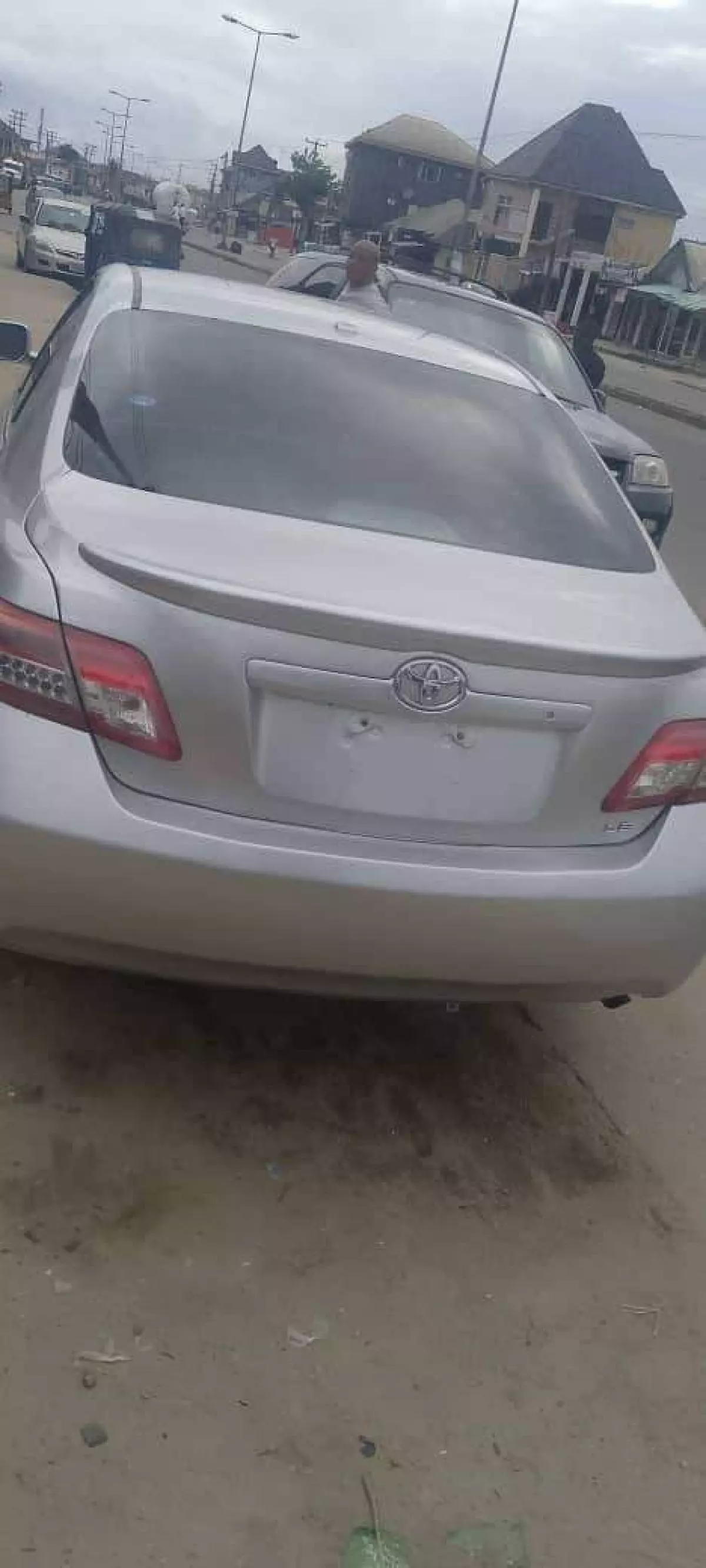 Toyota Camry   - 2010