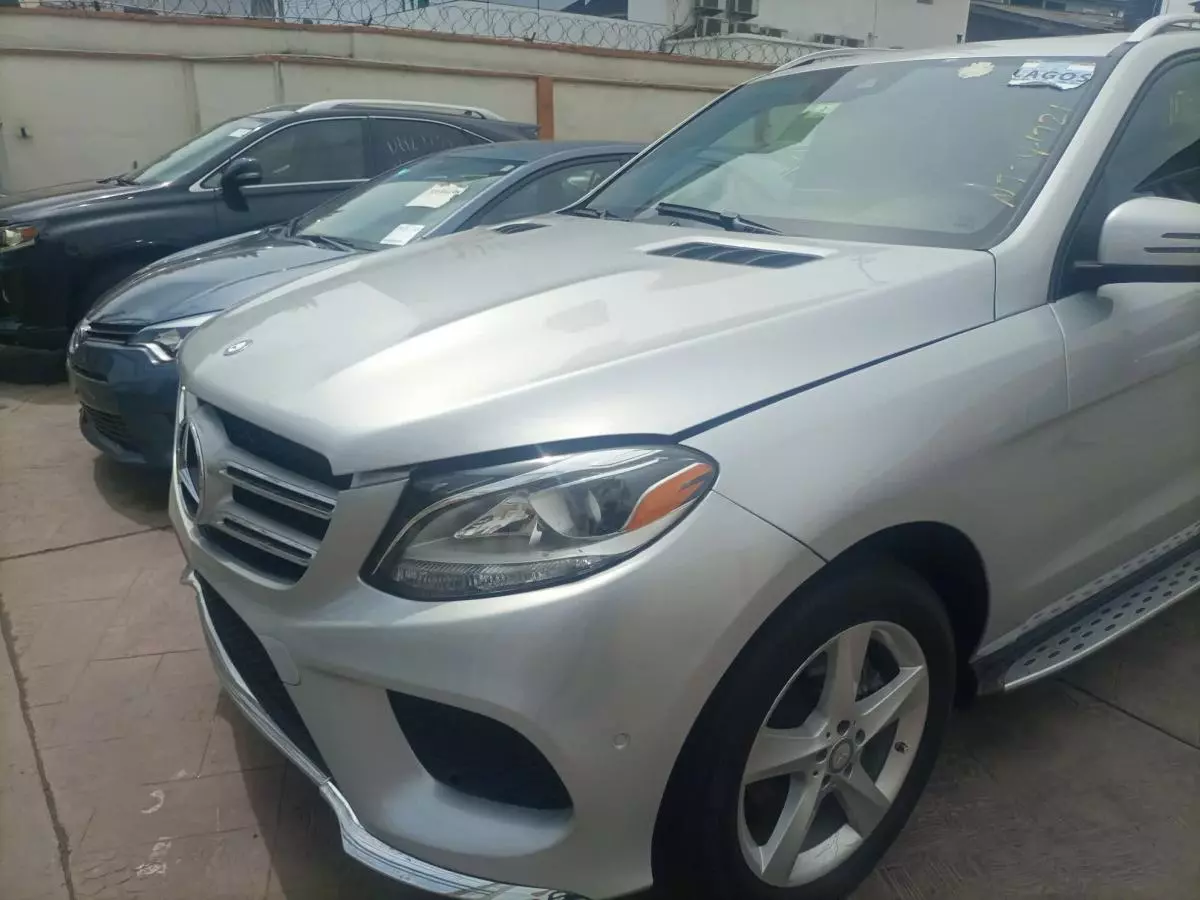 Mercedes-Benz GLE 350 - 2016