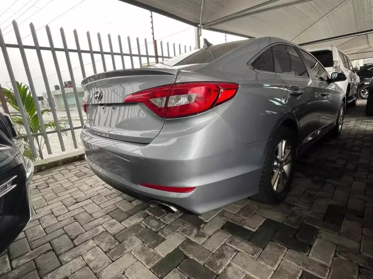 Hyundai Sonata   - 2017