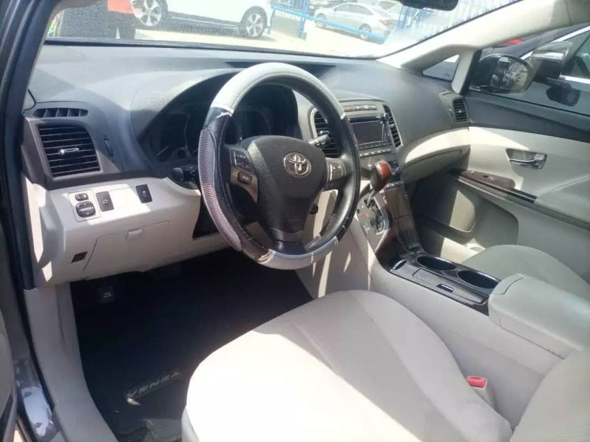 Toyota Venza - 2012