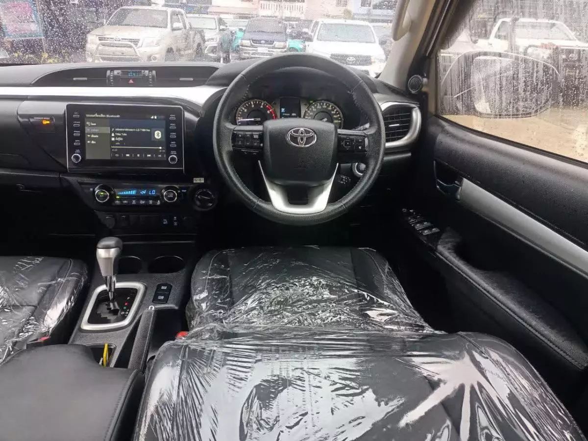 Toyota Hilux   - 2020