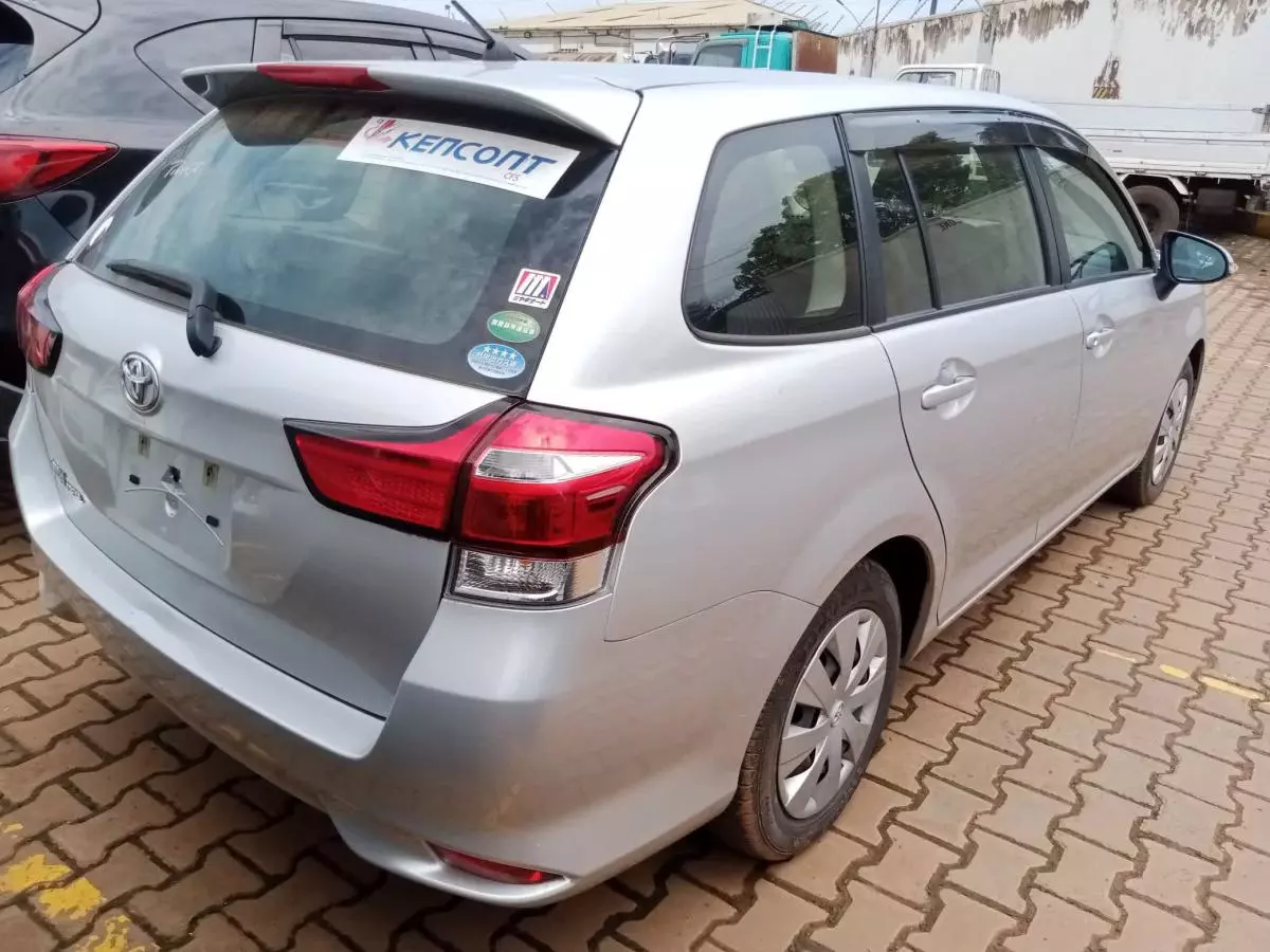 Toyota Fielder    - 2015