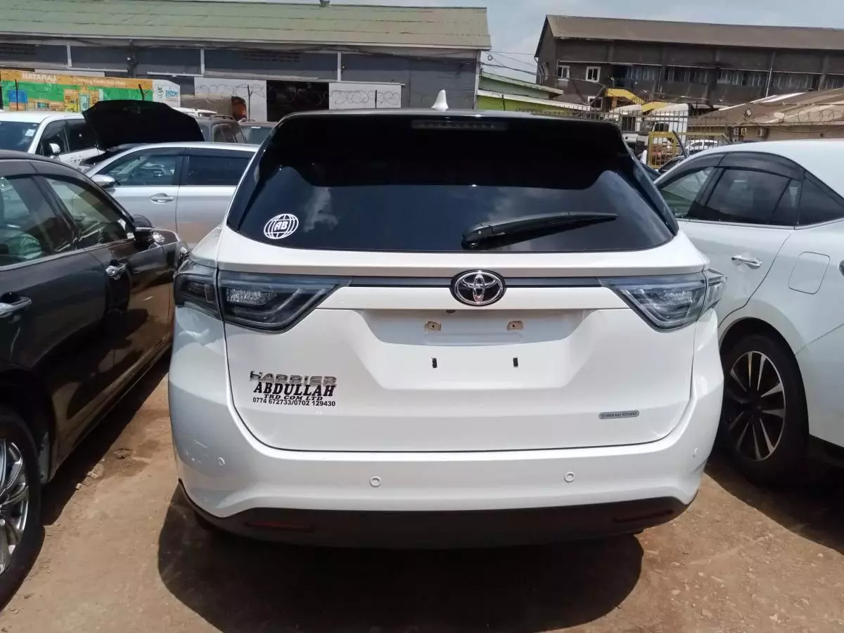 Toyota Harrier   - 2015