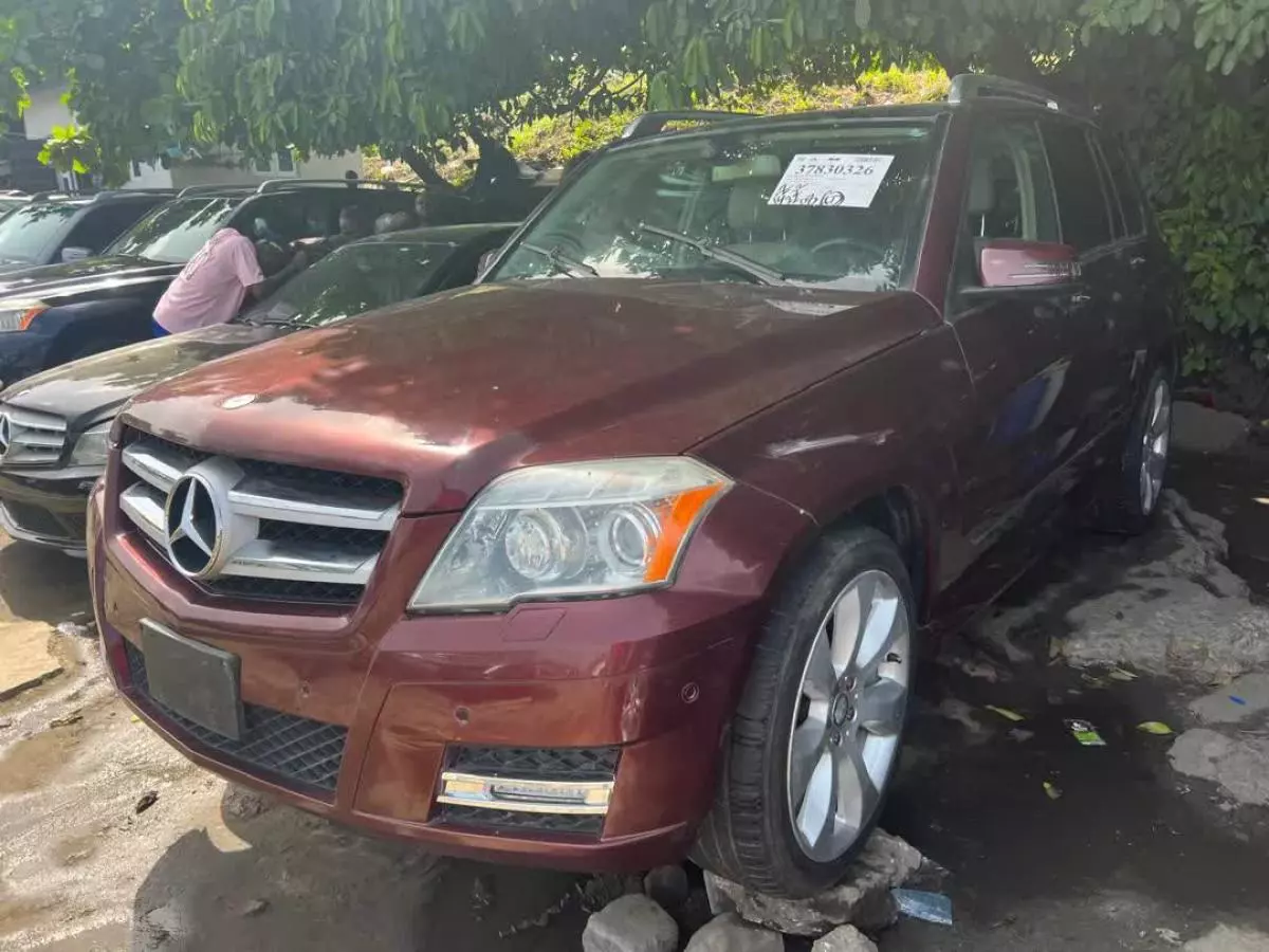 Mercedes-Benz GLK 350   - 2010