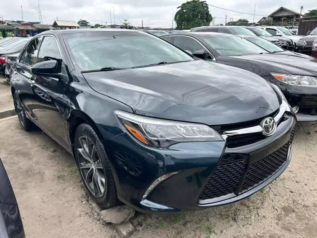 Toyota Camry   - 2015