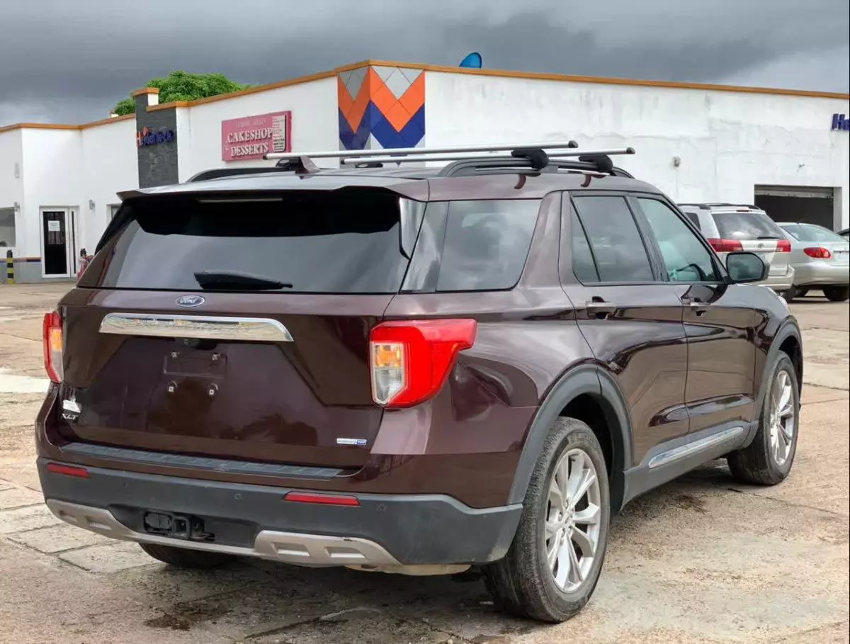 Ford Explorer   - 2020