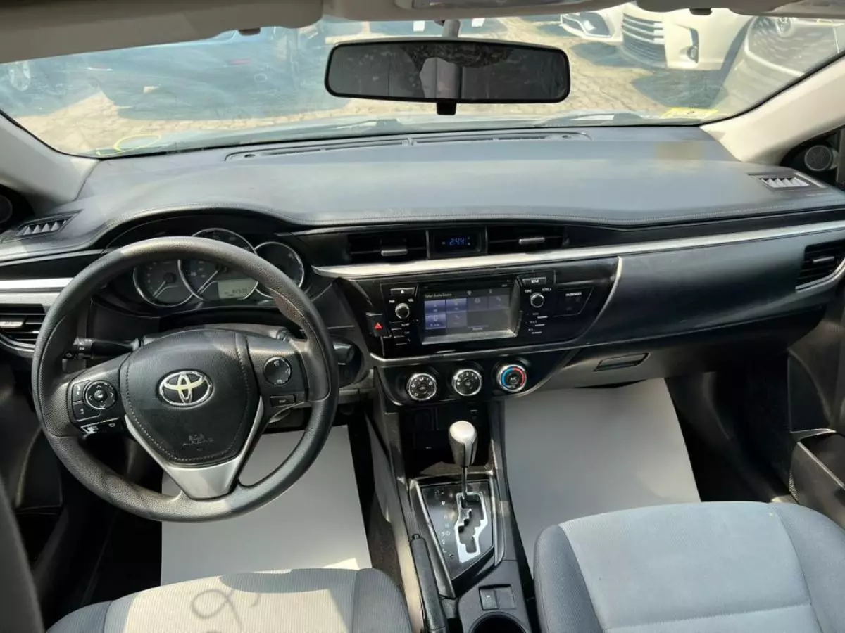 Toyota Corolla   - 2016