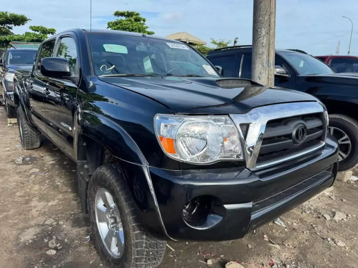 Toyota Tacoma   - 2008