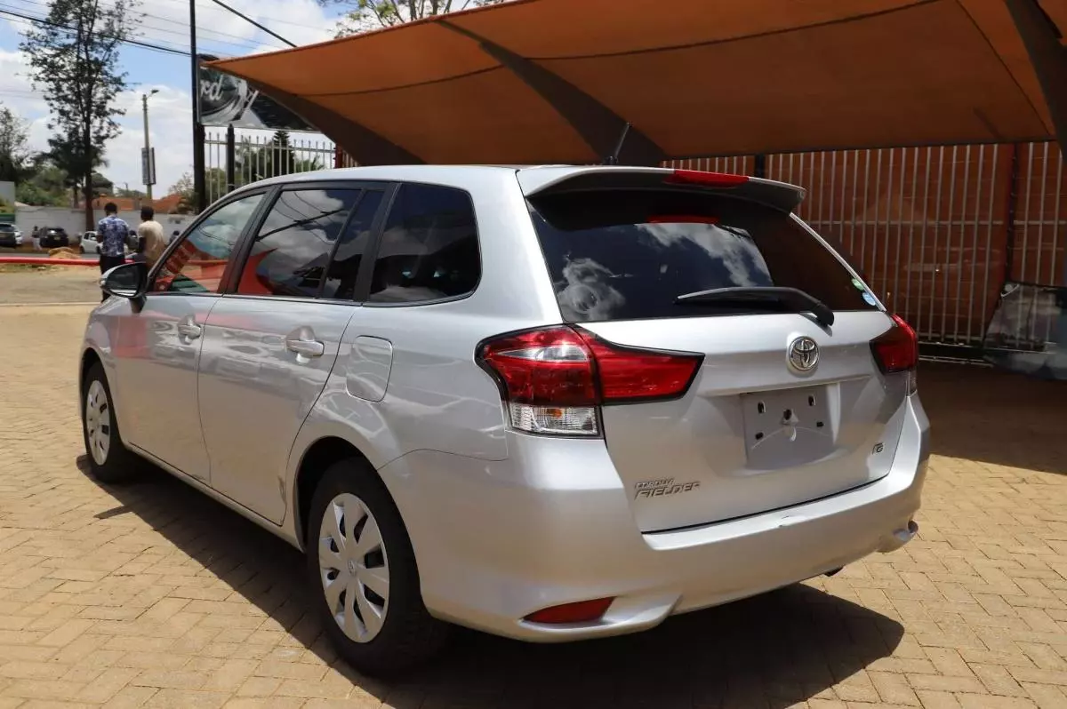 Toyota Fielder    - 2016