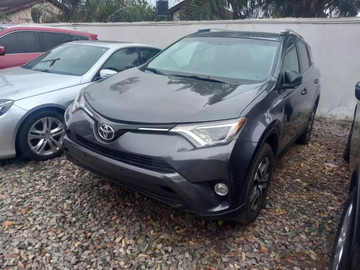 Toyota Rav4   - 2016