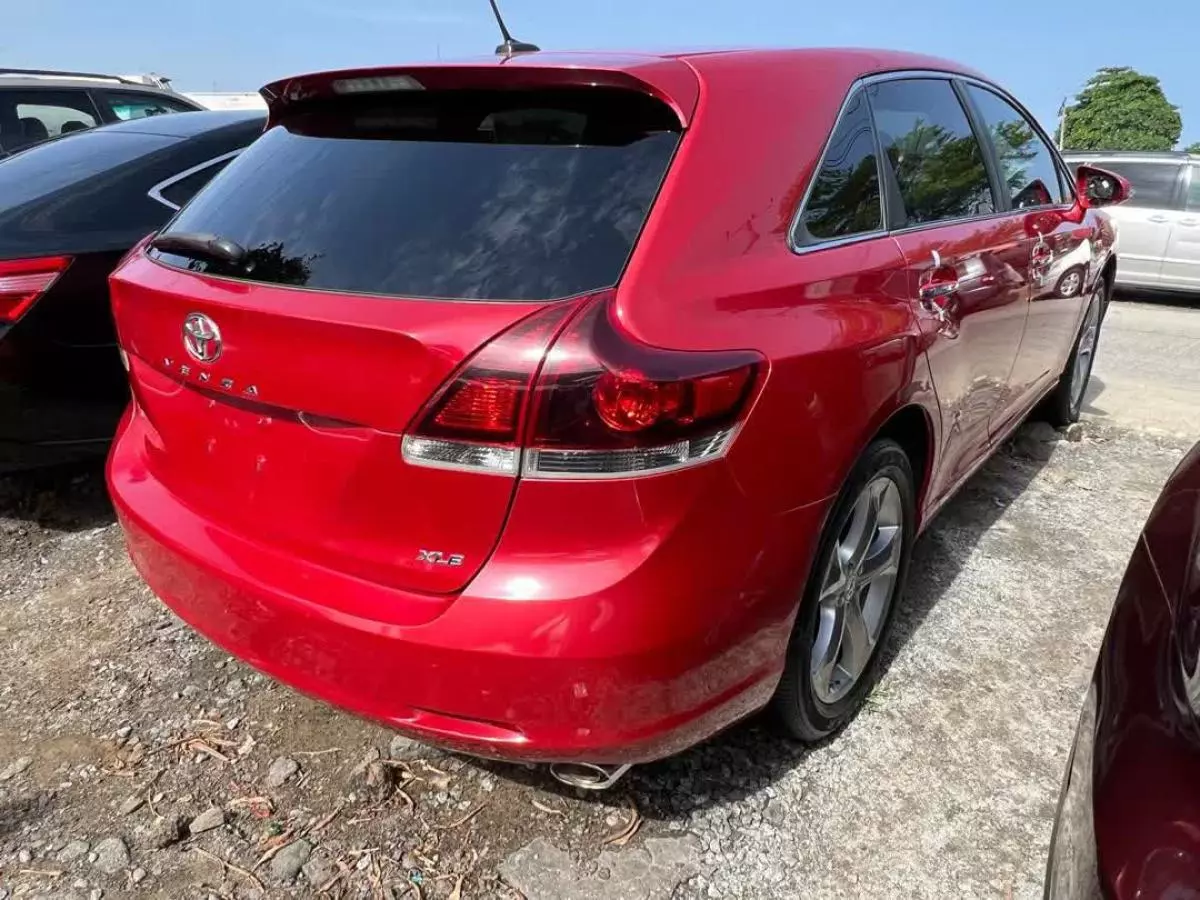 Toyota Venza   - 2013