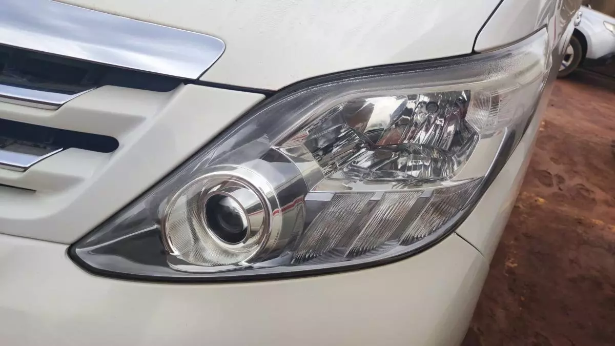 Toyota Alphard   - 2010