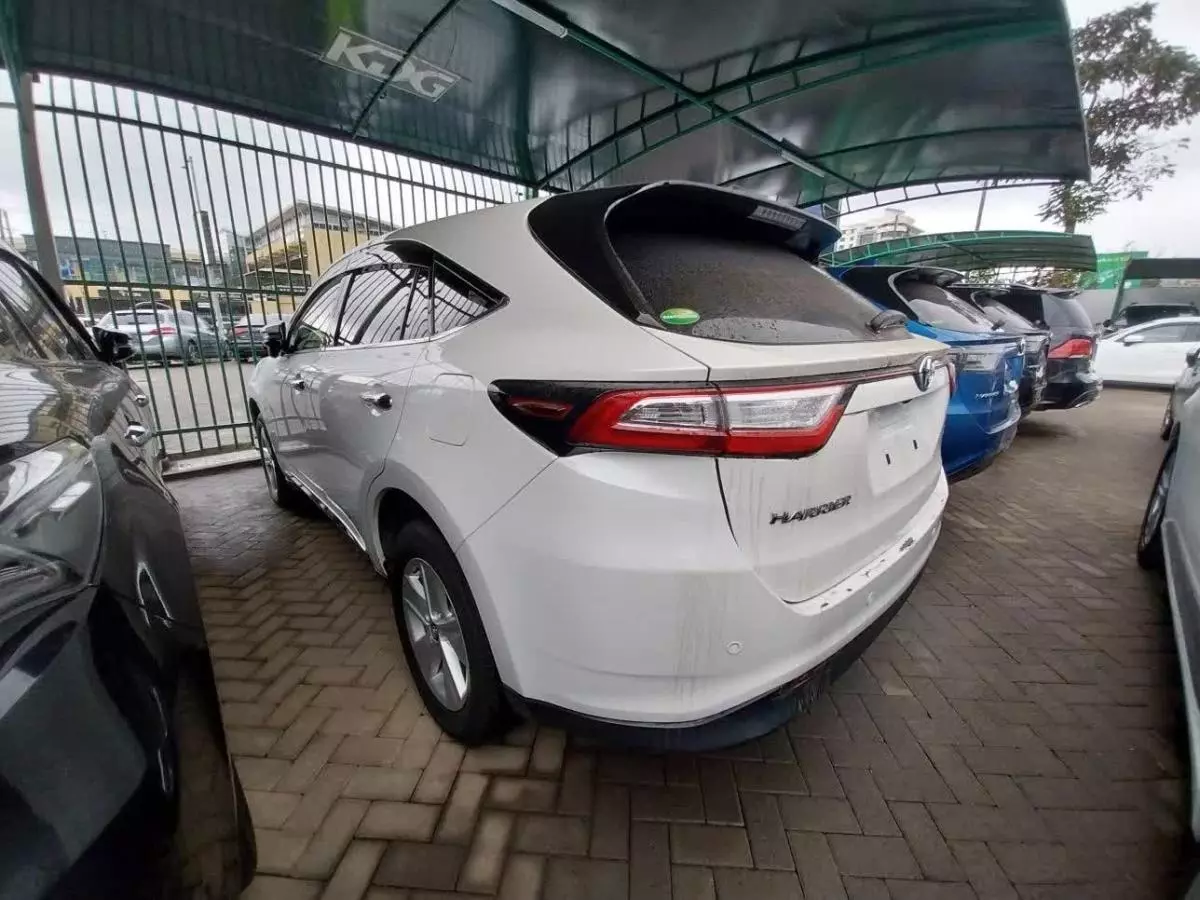 Toyota Harrier   - 2017