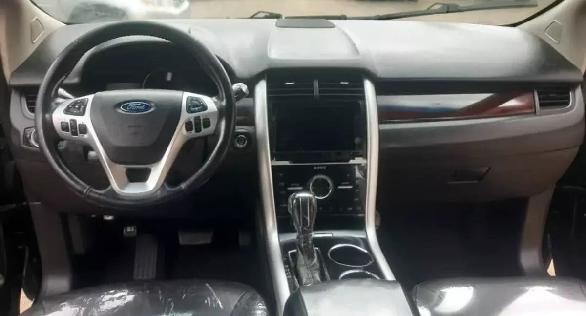 Ford Edge   - 2012