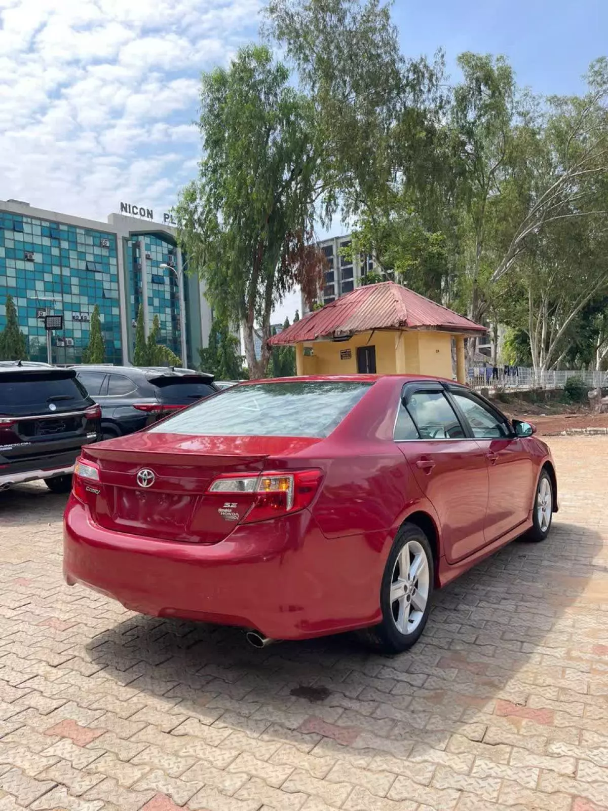 Toyota Camry   - 2013