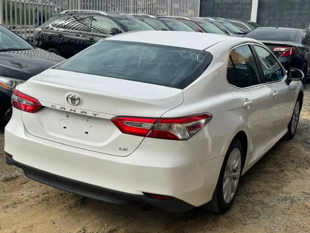 Toyota Camry   - 2018